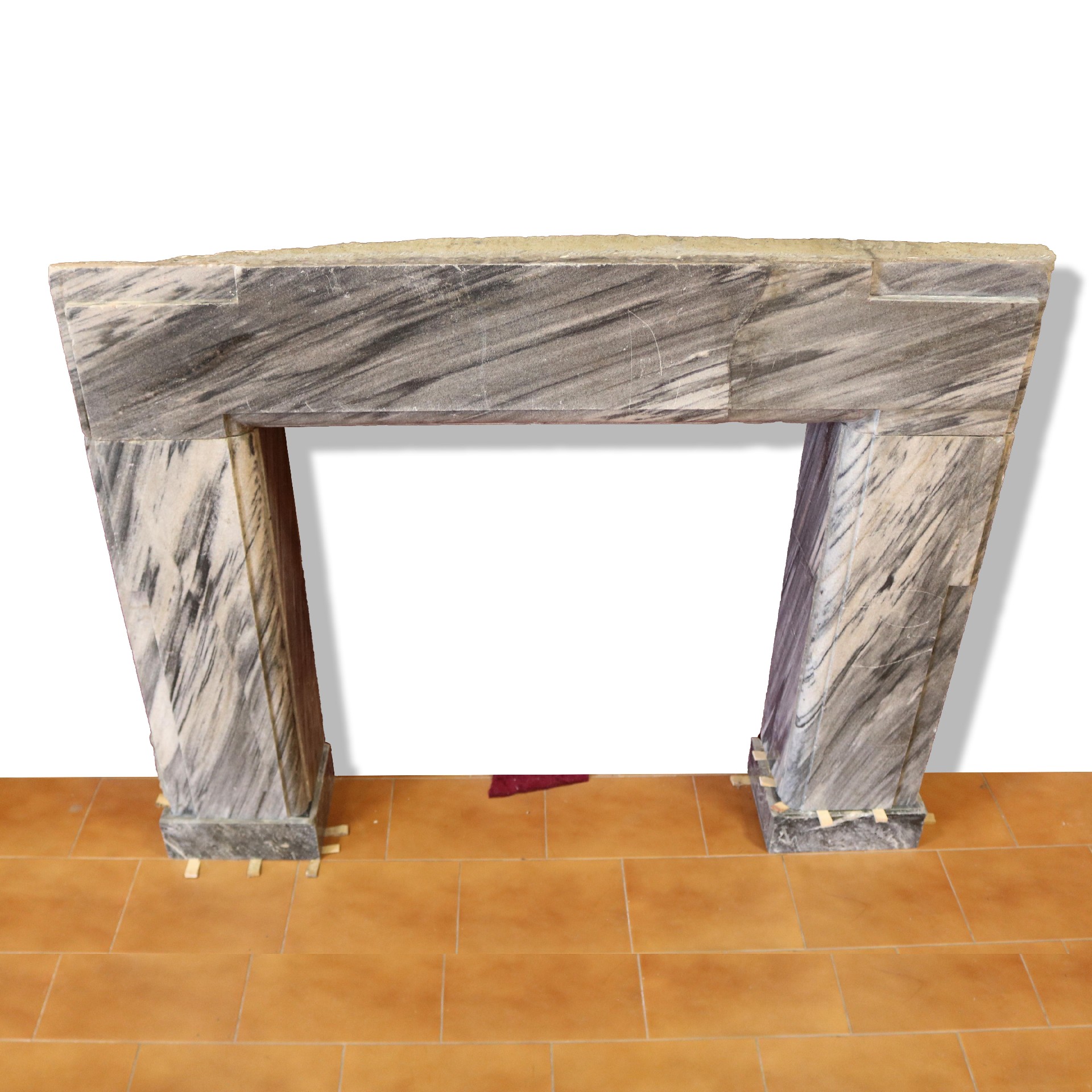 Ancient fireplace in marble, cm 147x117 h. - 1