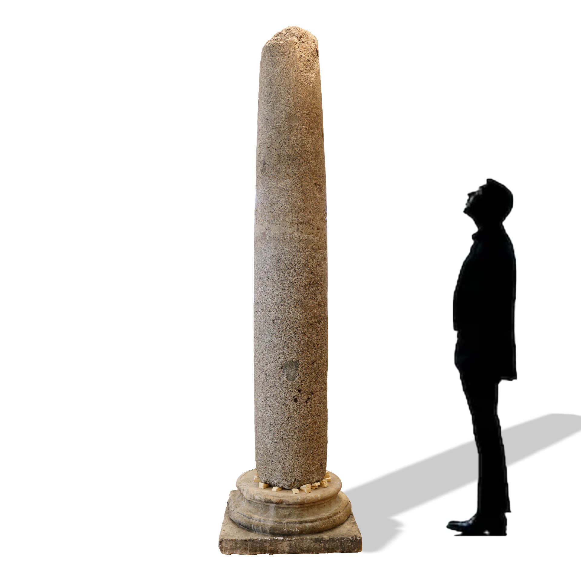 Colonna antica in pietra. Epoca Rinascimentale. - 1