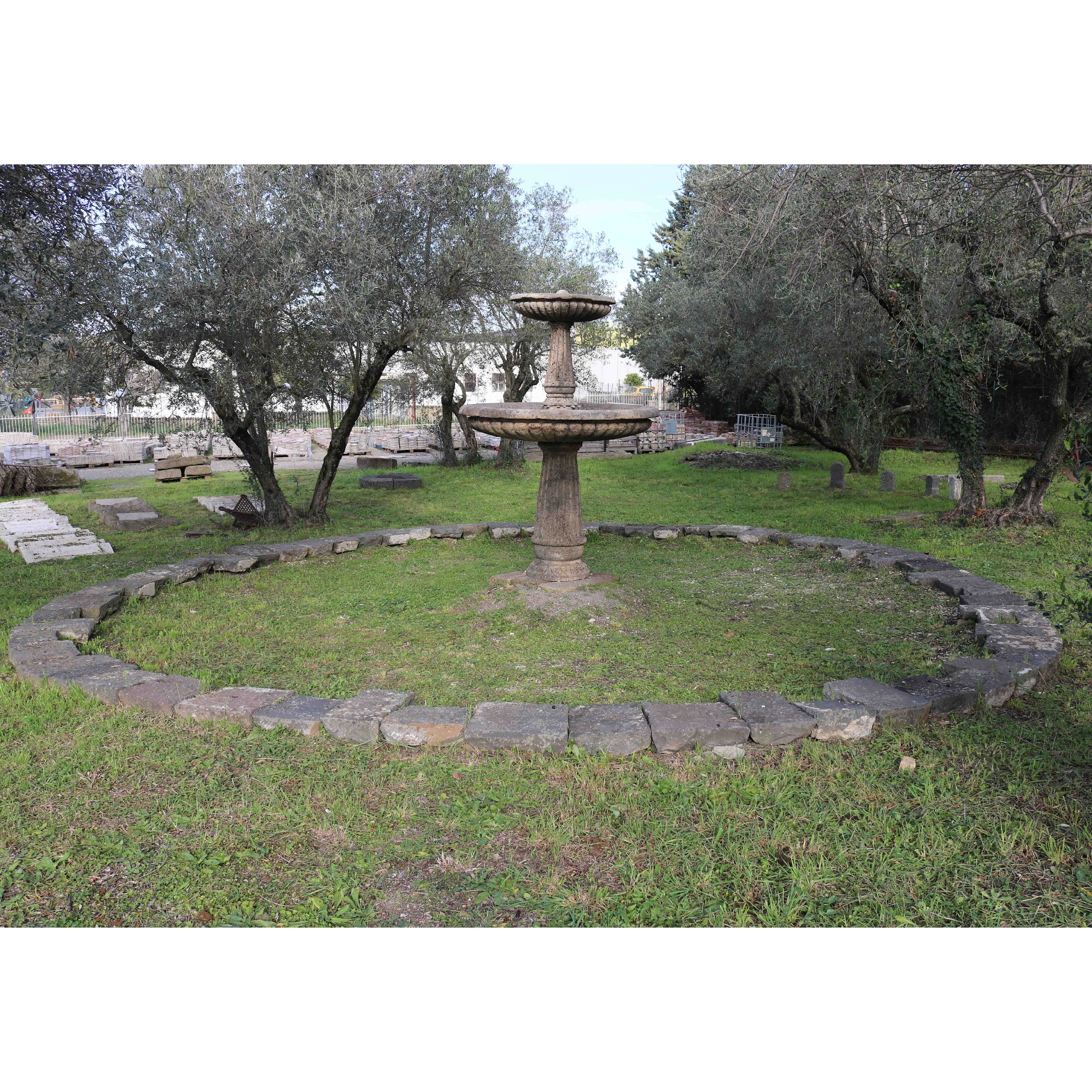 Fontana antica in pietra. Epoca 1800. - Fontane Antiche - Arredo Giardino - Prodotti - Antichità Fiorillo