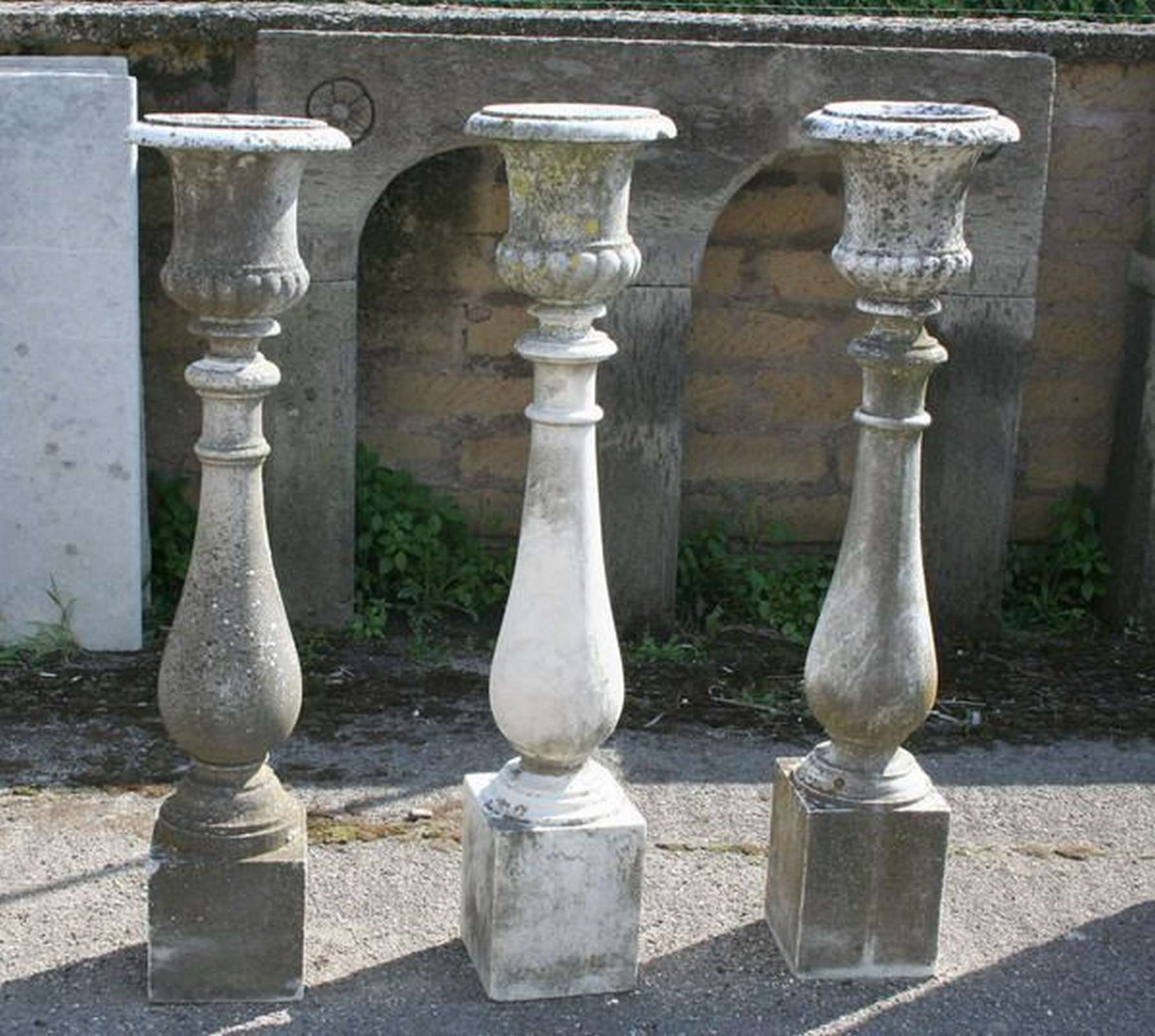 Nr. 12 antichi vasi in marmo - Colonne antiche - Architettura - Prodotti - Antichità Fiorillo