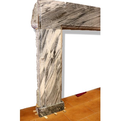 Ancient fireplace in marble, cm 147x117 h. 