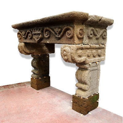 Antique fireplace in tuff, cm 171x113 h. 