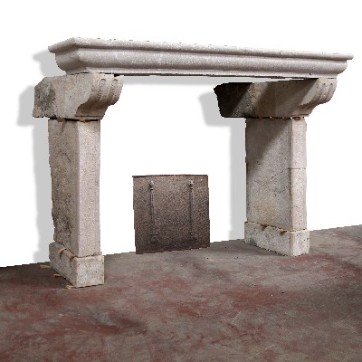 Antique stone fireplace, cm 146x105 h. 