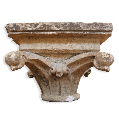 Colonna antica in pietra. Epoca 1400/1500. 