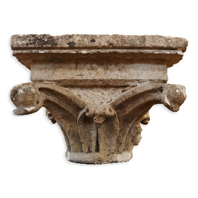 Colonna antica in pietra. Epoca 1400/1500. 