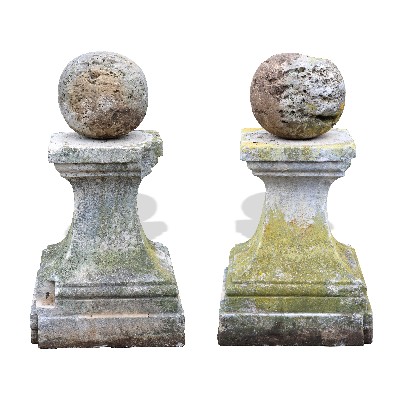 Ancient pair of stone gate finials. Period 1700. 