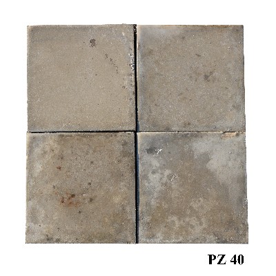 Antica pavimentazione in cementine cm 25x25. 